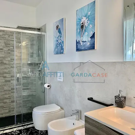 Cristallo Apartment - Accesso Gratuito A Parco Acquatico Desenzano del Garda Exterior photo