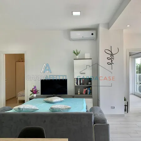 Cristallo Apartment - Accesso Gratuito A Parco Acquatico Desenzano del Garda Exterior photo