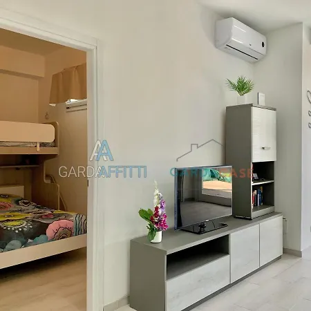 Cristallo Apartment - Accesso Gratuito A Parco Acquatico Desenzano del Garda Exterior photo