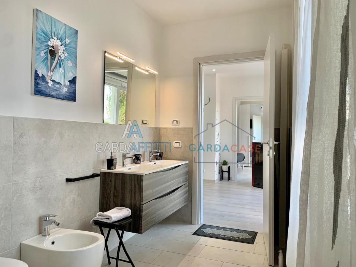 Apartment Cristallo - Accesso Gratuito A Parco Acquatico Desenzano del Garda